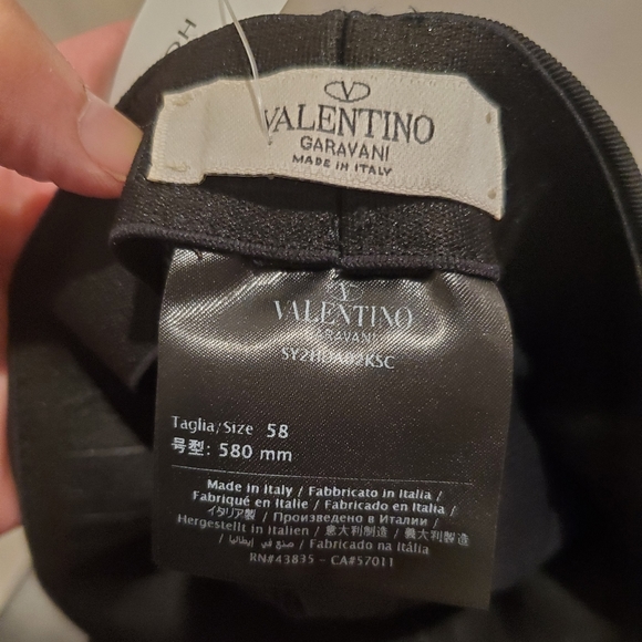 VALENTINO Embroidered Logo Baseball Cap - Picture 8 of 8